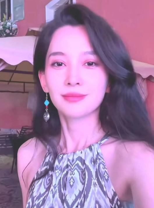 李萱最新爆料消息新闻视频,揭秘新闻视频背后的惊人真相 第1张 李萱最新爆料消息新闻视频,揭秘新闻视频背后的惊人真相 第1张